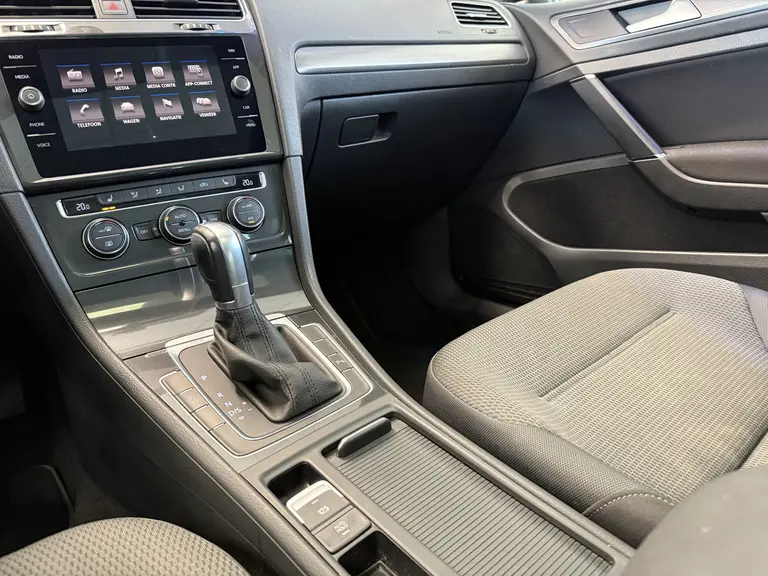 Volkswagen Golf 1.4 TSI Highline Panoramadak Navigatie Full-led 150pk! * 2e Paasdag zijn wij geopend van 12:00 tot 17:00uur! * afbeelding 14