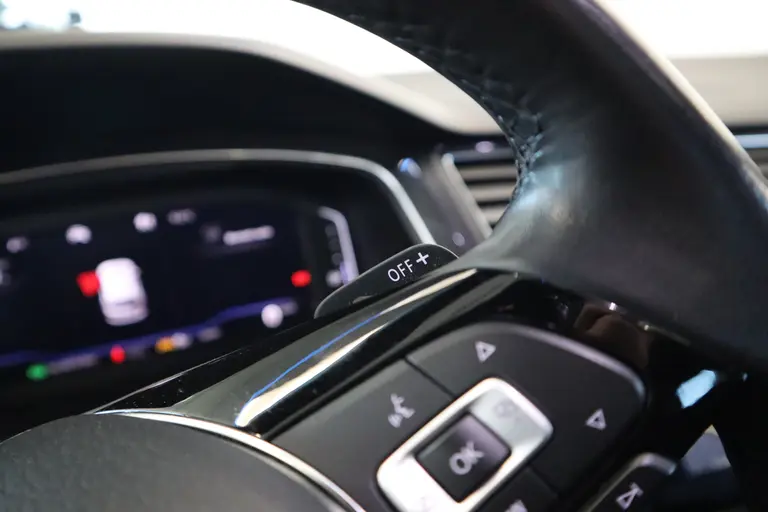 Volkswagen Tiguan Allspace 1.5 TSI Highline Business R 7-Persoons Panoramadak Navigatie Camera CruiseControl * 2e Paasdag zijn wij geopend van 12:00 tot 17:00uur! * afbeelding 14