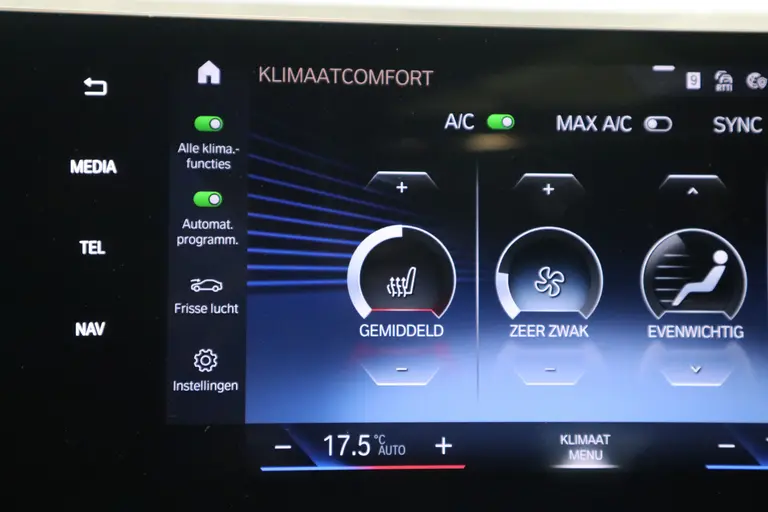 BMW 2 Serie Active Tourer 225e xDrive M-Sport HUD Keyless Go/Start 360 camera LED afbeelding 20