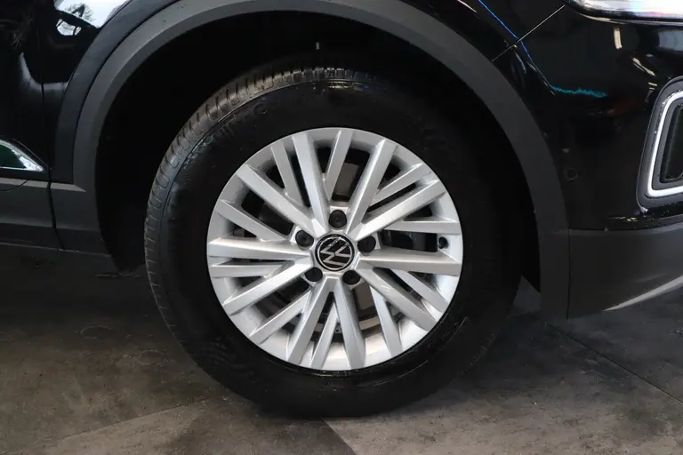 Volkswagen T-Roc 1.5 TSI Life Business Navigatie PDC 16LMV Cruise Control PDC VCP Stoelverwarming afbeelding 5