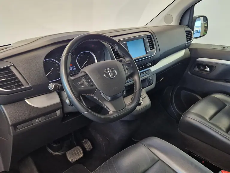 Toyota ProAce Verso 2.0 D-4D Executive VIP Long 7-Persoons Panoramadak Navigatie * 2e Paasdag zijn wij geopend van 12:00 tot 17:00uur! * afbeelding 9