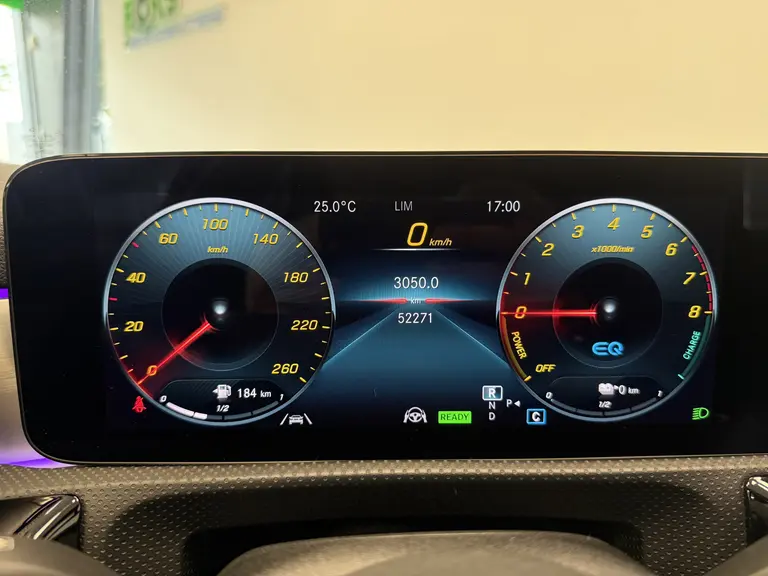 Mercedes-Benz A-Klasse 250 e AMG Line ACC PDC 360' camera Panoramadak Head-Up afbeelding 10