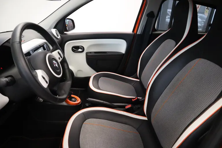 Renault Twingo Z.E. R80 Série Limitée Vibes 82PK Navigatie 16LMV Cruise Control PDC CV Climate Control afbeelding 9