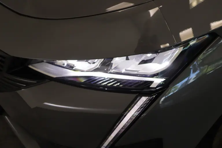 Peugeot 308 SW 1.6 Plug-in Hybrid 180 Allure Navigatie 17LMV PDC VCP Cruise Control Stoel/ Stuur Verwarming afbeelding 6