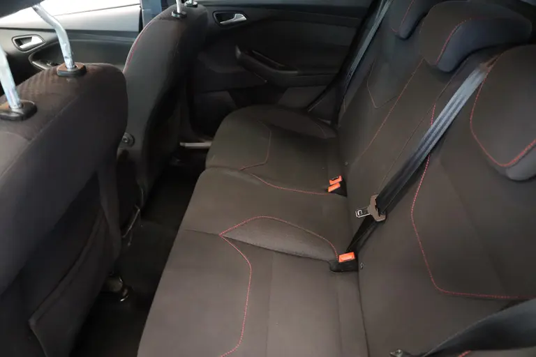 Ford FOCUS Wagon 1.5 ST-Line Navigatie CruiseControl Trekhaak NAP afbeelding 14
