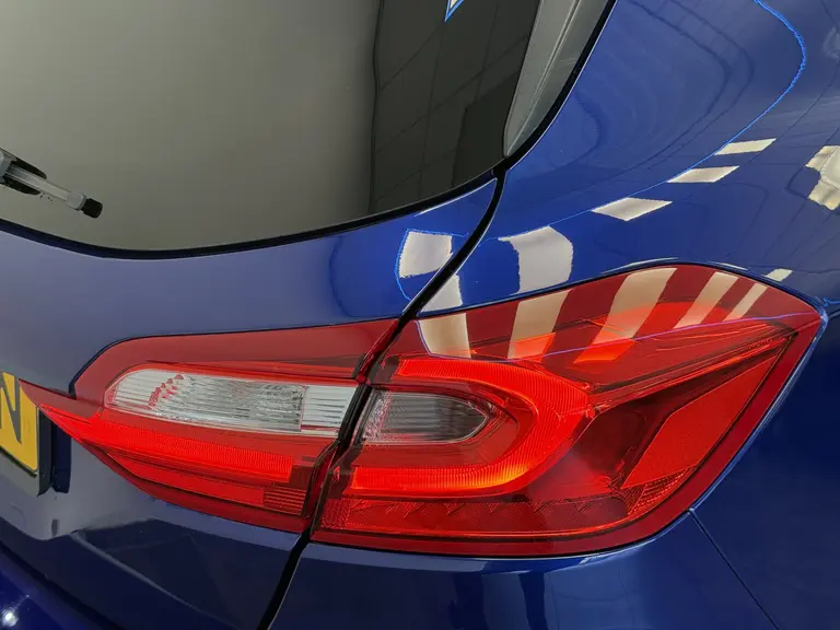 Ford Fiesta 1.0 EcoBoost ST-Line 5-Drs. Panoramadak Navigatie * 2e Paasdag zijn wij geopend van 12:00 tot 17:00uur! * afbeelding 6