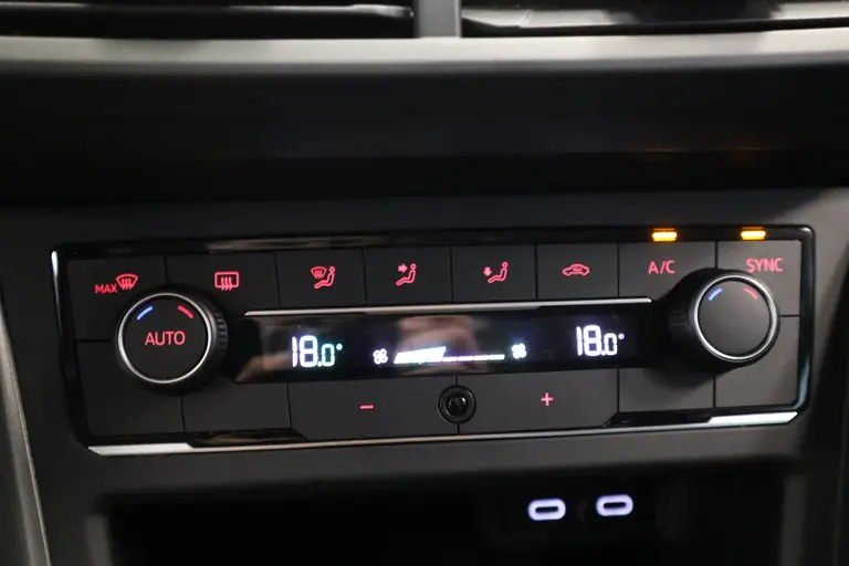 Volkswagen Polo 1.0 TSI R-Line Edition R-Line Edition ACC Carplay Digitaal dashboard afbeelding 10