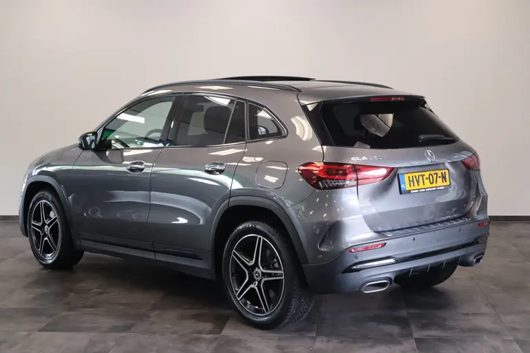 Mercedes-Benz GLA 250 e Business Solution AMG Limited Pano dak LED CC Lane Assist afbeelding 3
