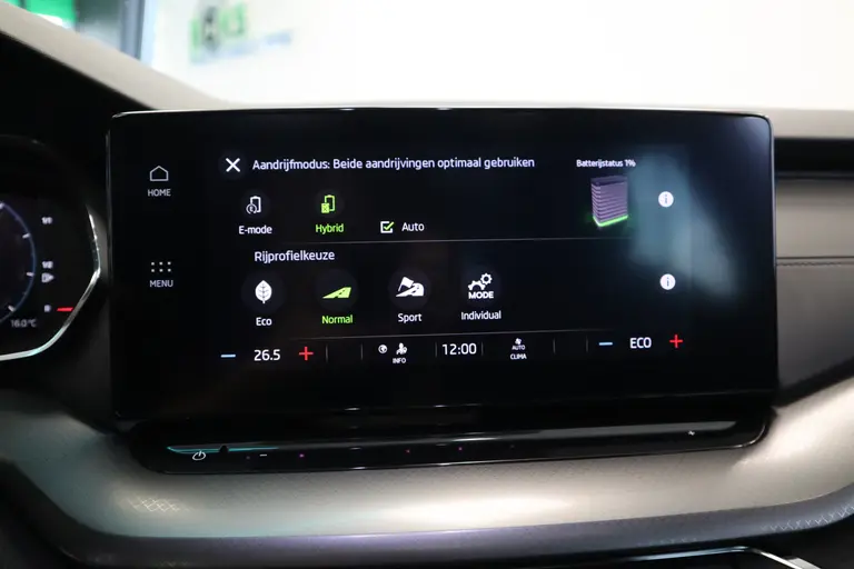 Skoda Octavia Combi 1.4 TSI iV PHEV Business Edition Panoramadak Navigatie Full-led afbeelding 16