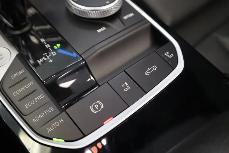 BMW 4 Serie Cabrio M440i xDrive High Executive 374 PK Navigatie 360Camera Volleder Apple carplay 19LMV Head up * 2e Paasdag zijn wij geopend van 12:00 tot 17:00uur! * afbeelding 14