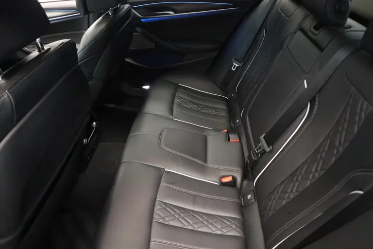 BMW 5 Serie 545e xDrive High Executive Edition M-sport Schuif/kantel dak Harman/Kardon afbeelding 32