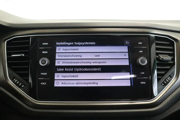 Volkswagen T-Roc 1.5 TSI Style 150pk Panoramadak Full-Led Navigatie 18'lmv afbeelding 17