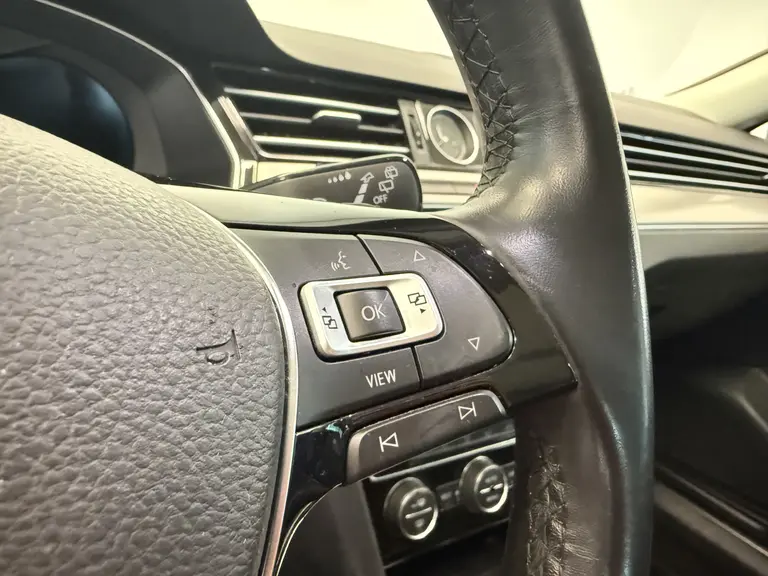Volkswagen Passat Variant 1.5 TSI Highline Panoramadak Navigatie Full-led !! 2e Pinksterdag zijn wij geopend van 12.00 tot 17.00u !! afbeelding 11