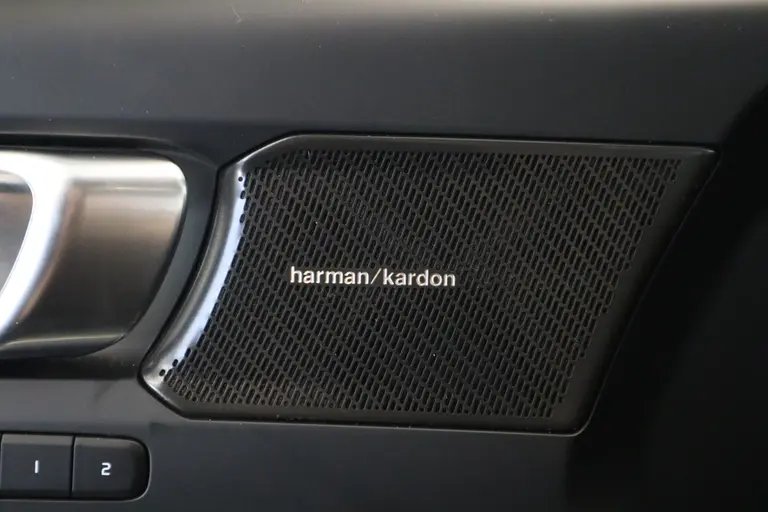 Volvo XC40 1.5 T5 Plug-in hybrid Ultimate Dark 262PK Harman Kardon Panorama Cruise Control Climate control PDC Lane Ass Navigatie 19LMV afbeelding 13