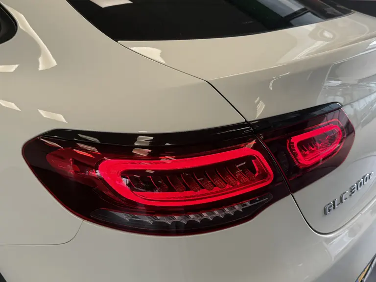 Mercedes-Benz GLC Coupé 300e 4MATIC Business Solution AMG Panoramadak PDC Achteruitrijcamera !! 2e Pinksterdag zijn wij geopend van 12.00 tot 17.00u !! afbeelding 7