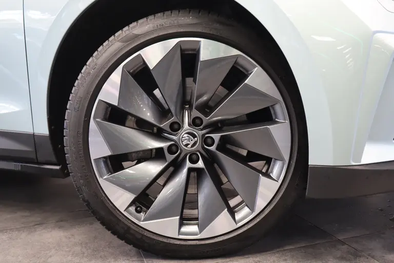 Skoda Enyaq iV 80 First Edition High Panoramadak HUD VCP Navi Clima Cruise Camera 21"LM afbeelding 4
