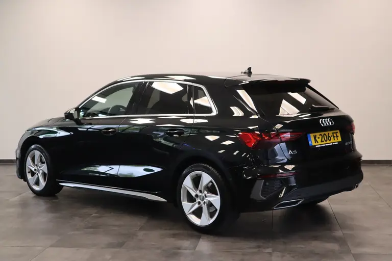 Audi A3 Sportback 35 TFSI S edition 150pk Navigatie 17LMV  volleder interieur Cruise Control parking ass. afbeelding 2