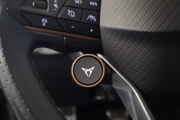 CUPRA Leon 2.0 TSI  VZ Performance 300PK Panoramadak Navigatie Apple-CarPlay 19'lmv VCP PDC Beats Audio afbeelding 15