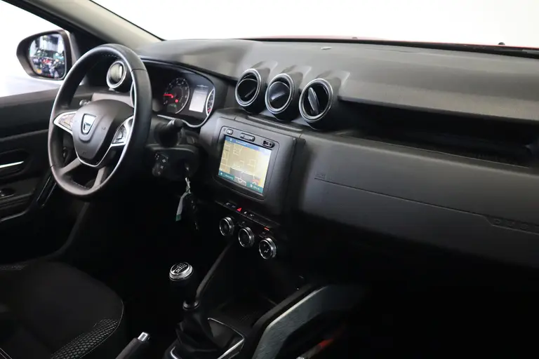 Dacia Duster 1.3 TCe Prestige 130 PK Navigatie 17LMV DAB+ CruiseControl  Climate Control Trekhaak afbeelding 16