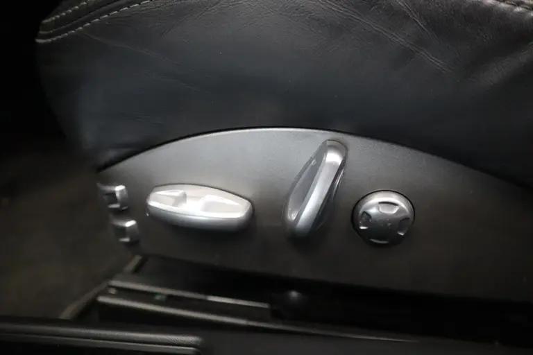 Porsche 911 3.8 Carrera 4S 355PK Navigatie 19LMV Volleder interieur met memorie Bose Installatie. * 2e Paasdag zijn wij geopend van 12:00 tot 17:00uur! * afbeelding 9