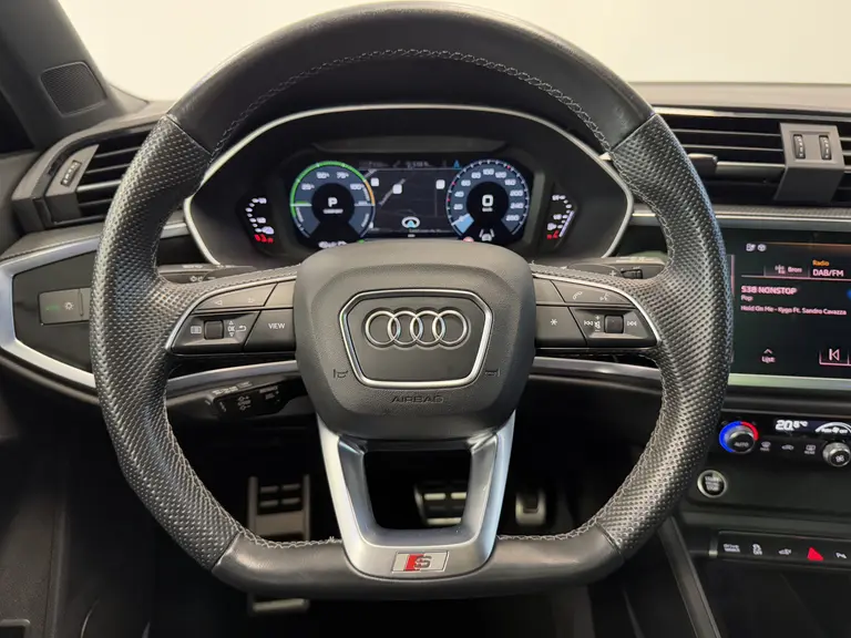 Audi Q3 45 TFSI e S edition Panorama 20LMV Climate Control Navigatie afbeelding 9