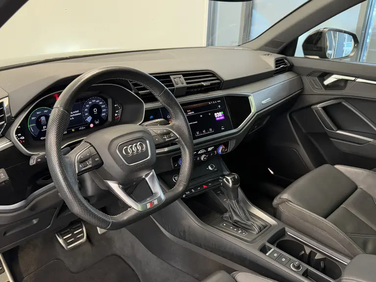 Audi Q3 45 TFSI e S edition Panorama 20LMV Climate Control Navigatie afbeelding 8