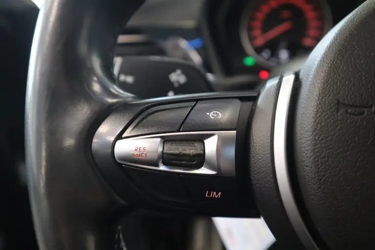 BMW X1 xDrive20i Centennial High Executive M-Sport Navigatie Cruise Control 18LMV  volleder interieur  stoelverwarming * 2e Paasdag zijn wij geopend van 12:00 tot 17:00uur! * afbeelding 14