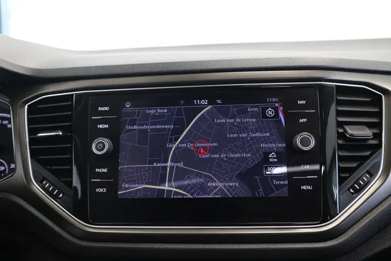Volkswagen T-Roc 1.5 TSI Style 150pk Panoramadak Full-Led Navigatie 18'lmv afbeelding 15