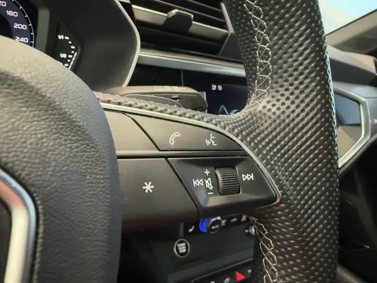 Audi Q3 45 TFSI e S edition Panorama 20LMV Climate Control Navigatie afbeelding 13