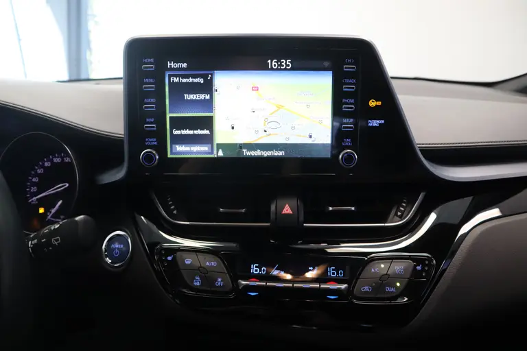 Toyota C-HR 1.8 Hybrid Bi-Tone Keyless Go & Start afbeelding 12