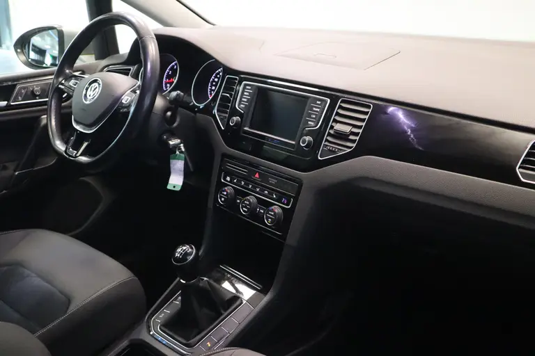 Volkswagen Golf Sportsvan 1.4 TSI Business Edition Navigatie 17LMV CruiseControl Trekhaak * 2e Paasdag zijn wij geopend van 12:00 tot 17:00uur! * afbeelding 15