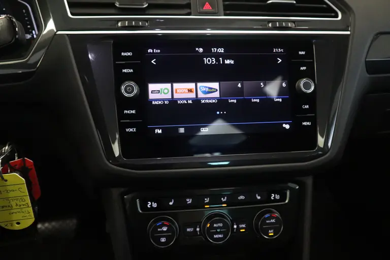 Volkswagen Tiguan 2.0 TSI 4Motion Highline Business R DSG Panoramadak Lane-Assist R-Line afbeelding 14