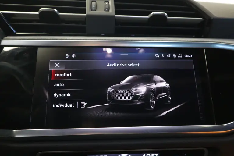 Audi Q3 Sportback 45 TFSI e S Edition Cruise/Climate Panoramadak PDC Navi Leder Sonos Sound afbeelding 24