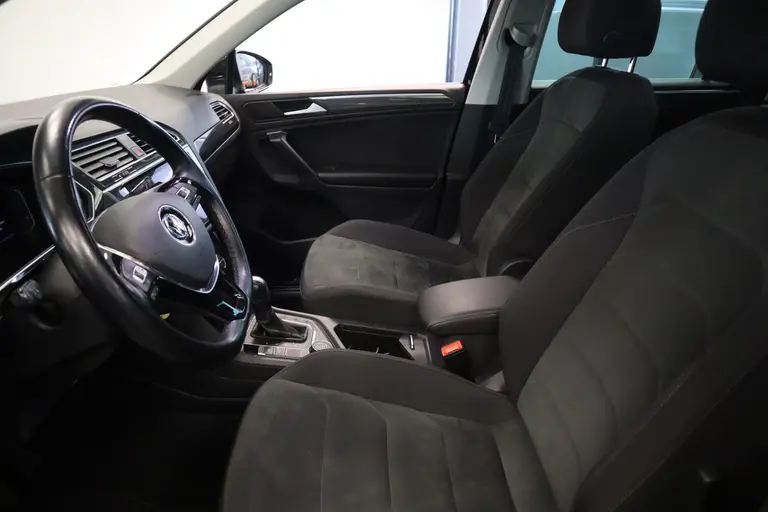 Volkswagen Tiguan 2.0 TSI 4Motion Highline Business R DSG Panoramadak Lane-Assist R-Line afbeelding 11