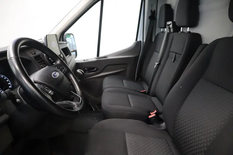 Ford Transit 290 2.0 TDCI L2H2 Navigatie Airco CruiseControl Trekhaak afbeelding 6