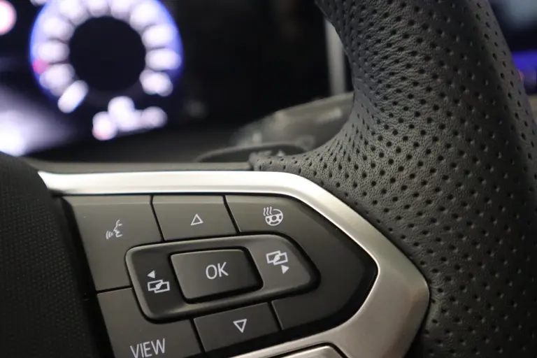 Volkswagen Golf 1.5 eTSI R-Line Edition ! Nieuw Type ! Panoramadak Full-led Navigatie Adaptive-Cruise afbeelding 13