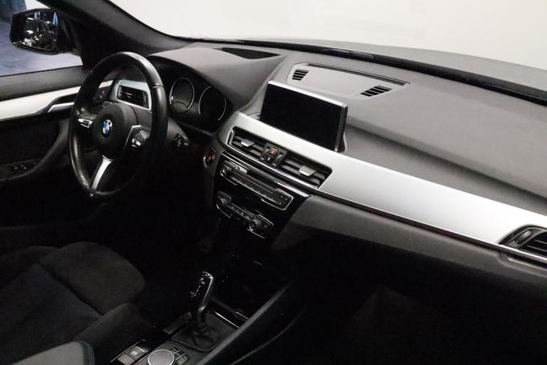 BMW X1 sDrive20i High Executive M-sport Full-led Navigatie 18'lmv afbeelding 12