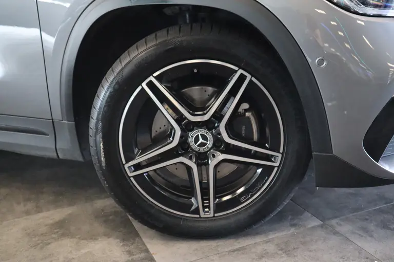 Mercedes-Benz GLA 250 e Business Solution AMG Limited Pano dak LED CC Lane Assist afbeelding 7