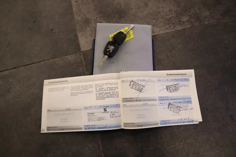 Peugeot 107 1.0-12V Millesim 200 Elektrische ramen Airco NAP! afbeelding 5