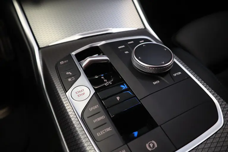 BMW 3-serie 320e ACC PDC 19''LM NAP HI-Fi M-Sport * 2e Paasdag zijn wij geopend van 12:00 tot 17:00uur! * afbeelding 13