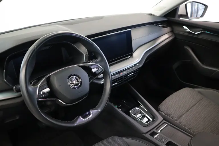 Skoda Octavia Combi 1.4 TSI iV PHEV Business Edition Panoramadak Navigatie Full-led afbeelding 10