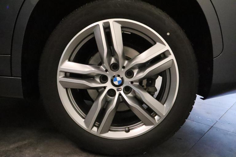 BMW X1 sDrive20i High Executive M-sport Full-led Navigatie 18'lmv afbeelding 4