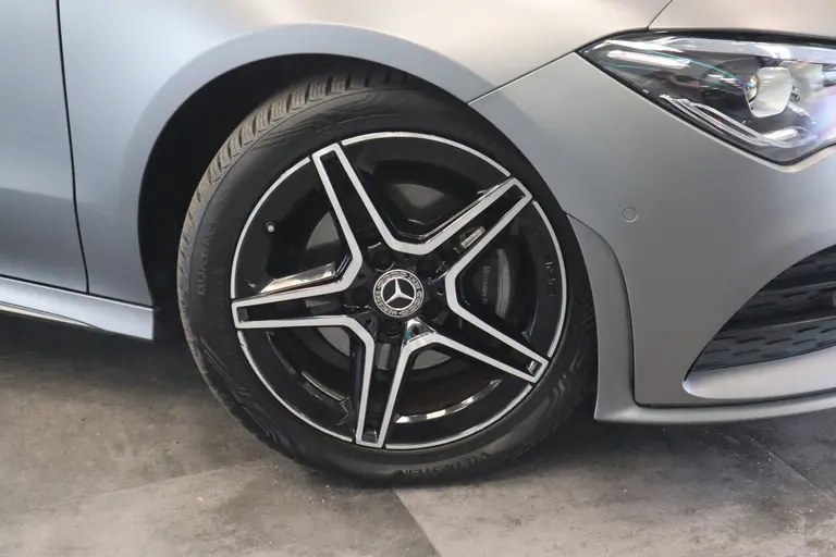 Mercedes-Benz CLA-Klasse 180 AMG Business Solution Luxery Sfeer verlichting Panoramadak, Ambi light, Navigatie, 18LMV, Matte kleur * 2e Paasdag zijn wij geopend van 12:00 tot 17:00uur! * afbeelding 4