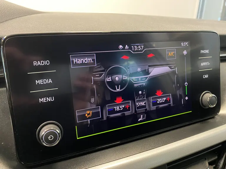 Skoda Kamiq 1.5 TSI ACT Business Edition Carplay PDC Trekhaak Automaat 150PK! 2 Jaar garantie mogelijk* ( vraag naar de voorwaarde) afbeelding 15