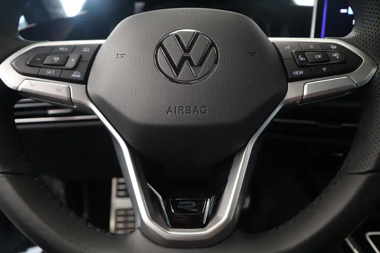 Volkswagen Golf 1.5 eTSI R-Line Edition ! Nieuw Type ! Panoramadak Full-led Navigatie Adaptive-Cruise afbeelding 12