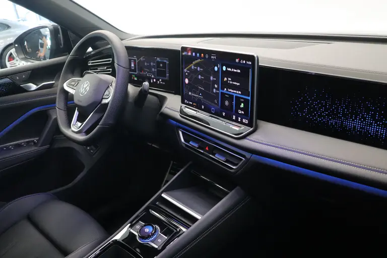 Volkswagen Tiguan 1.5 eHybrid R-Line Business Volleder IQ-light Panoramadak elec.Trekhaak afbeelding 32