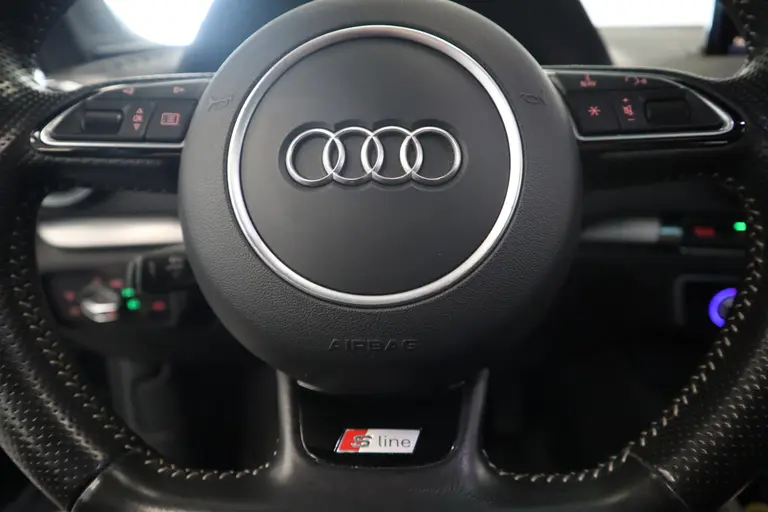 Audi A3 Sportback 1.4 e-tron PHEV Ambition Pro Line plus Cruise/Climate Navi Panoramadak 18''LM Trekhaak afbeelding 9