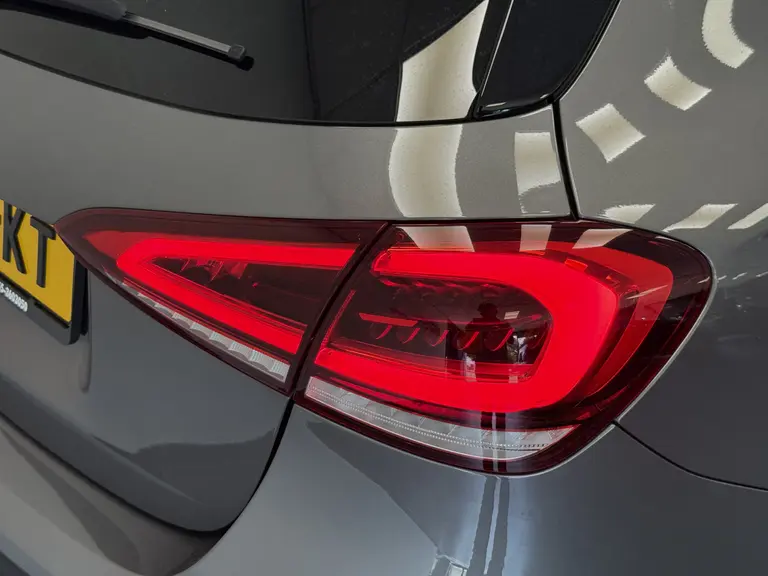 Mercedes-Benz A-Klasse 180 Business Solution AMG Cruise/CLimate panoramadak PDC Multibeam LED 24 maanden garantie mogelijk (*vraag naar de voorwaarden) afbeelding 8