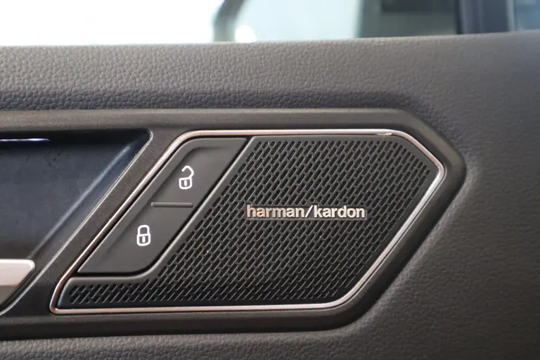 Volkswagen Tiguan 1.5 TSI R-Line Business+ BlackStyle Panoramadak IQ-light Harman/Kardon afbeelding 18