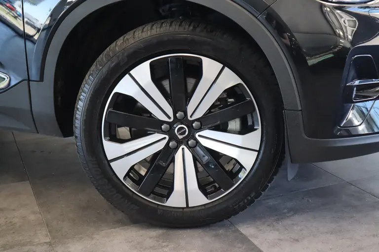 Volvo XC40 1.5 T5 Plug-in hybrid Ultimate Dark 262PK Harman Kardon Panorama Cruise Control Climate control PDC Lane Ass Navigatie 19LMV afbeelding 4